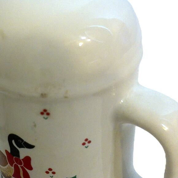 Vintage New Avenues Christmas Holiday Gooseberry Salt And Pepper Shakers - Picture 6 of 6